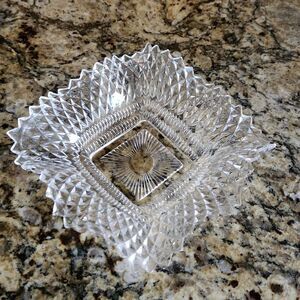 Vintage Indiana Glass clear square ruffled edge diamond point candy dish…
